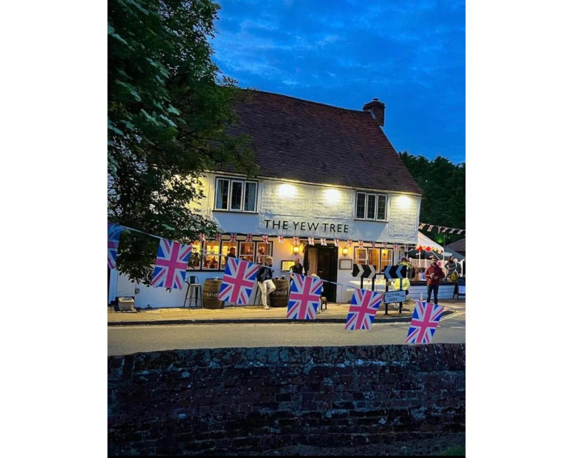 Stay And Relax At The Yew Tree Manuden Extérieur photo