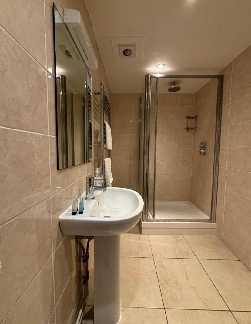 Stay And Relax At The Yew Tree Manuden Extérieur photo